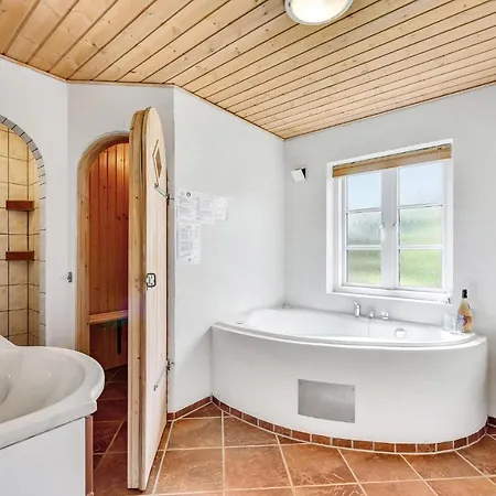 Tyttebaervej V بيت للعطل Tarm